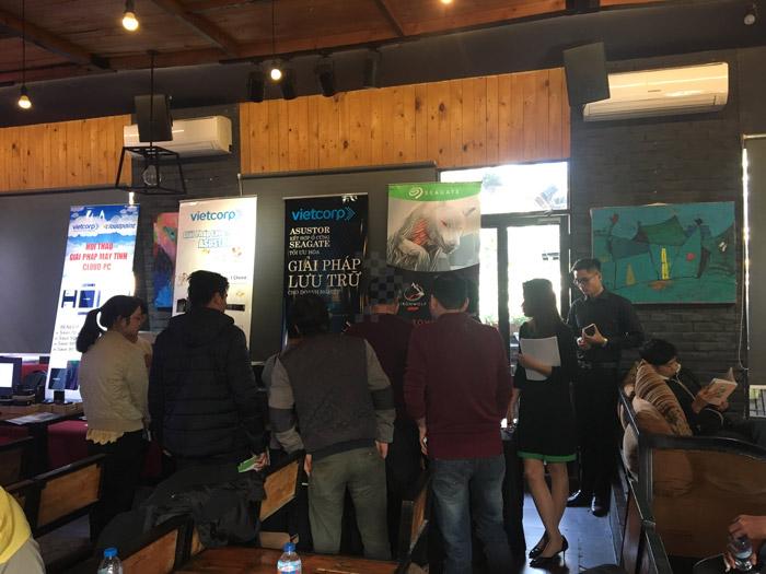 ictshow-hanoi-2017-24.jpg