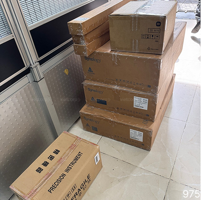 RS2423RP+_975 (1).jpg