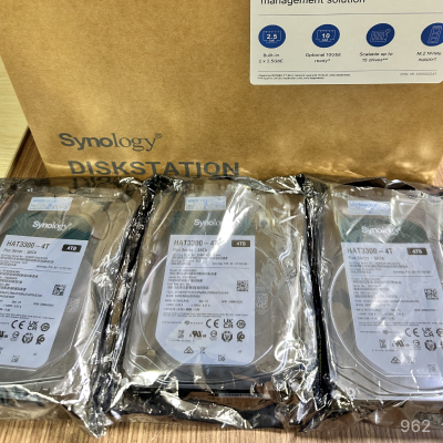 Synology_DS1525+_962 (1).jpg