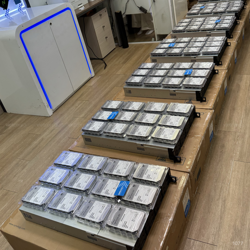 Synology_RS3621xs+_RX1217RP_1077 (5).png