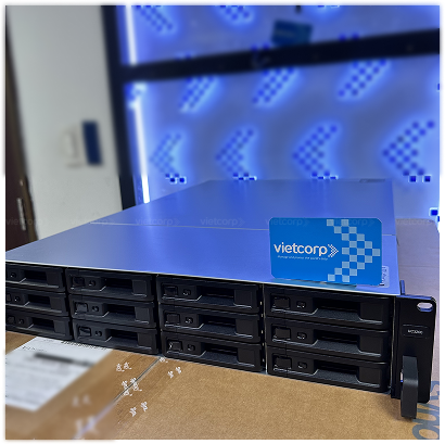 Tren_tay_NAS_Synology_UC3200-6.png