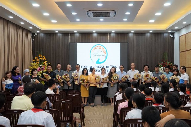 Vietcorp đồng hành cùng quỹ học bổng chấp cánh những ước mơ CANUM 2018