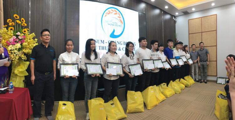 vietcorp-dong-hanh-cung-quy-hoc-bong-chap-canh-nhung-uoc-mo-canum-2018 (3).jpg