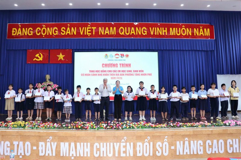 Vietcorp chung tay cùng học sinh có hoàn cảnh khó khăn tại Phường Tăng Nhơn Phú