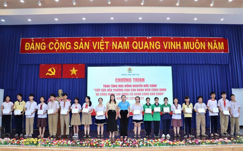Vietcorp_chung_tay_cung_phuong_tang_nhon_phu_chap_canh_hoc_sinh_ngheo_vuot_kho (8).jpg