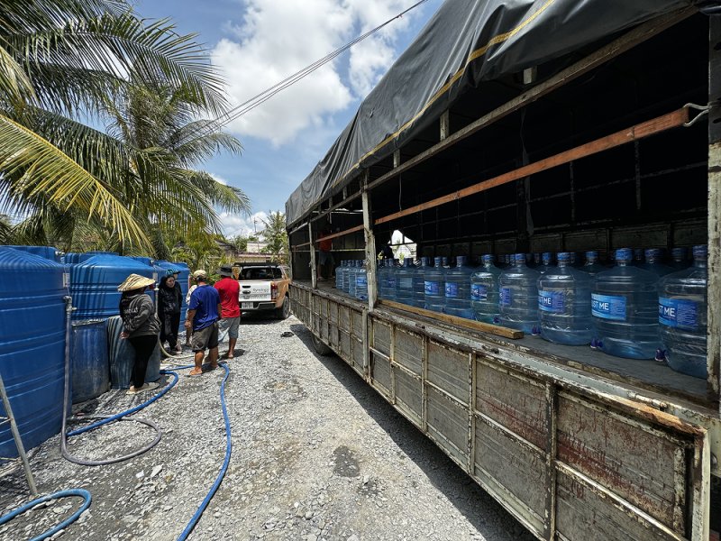 vietcorp_chuyen_xe_nghia_tinh_trao_tang_nuoc_cho_ba_con_tien_giang (1).jpg