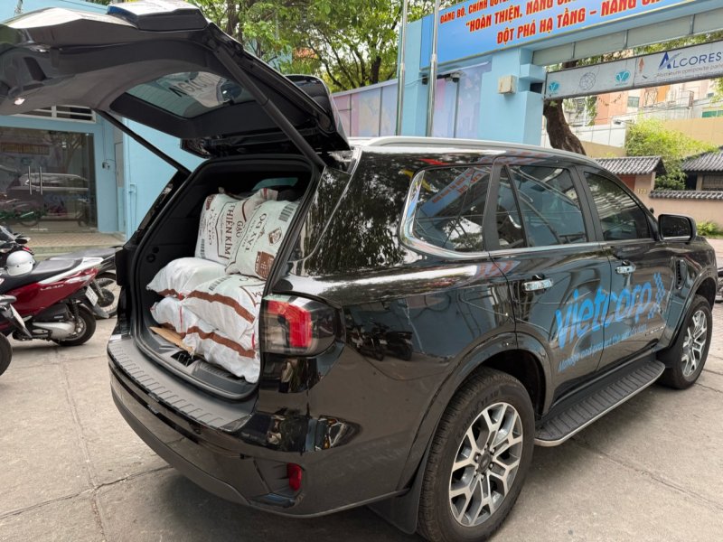 vietcorp_quyen_gop_gao_lan_toa_yeu_thuong_mung_nam_moi_2026 (5).jpg