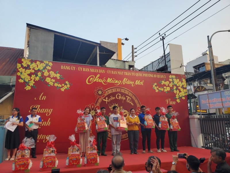 vietcorp_quyen_gop_gao_mung_nam_moi_2024 (8).jpg