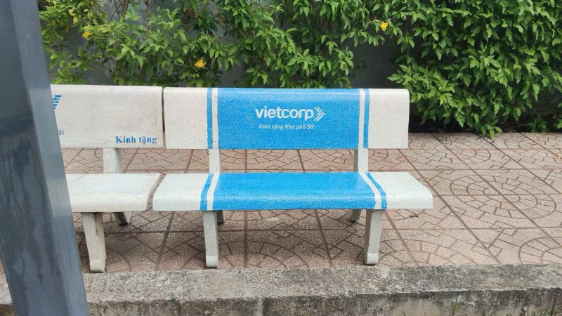 Vietcorp_quyen_gop_ghe_da_danh_tang_khu_pho_50_ho_chi_minh (2).jpg