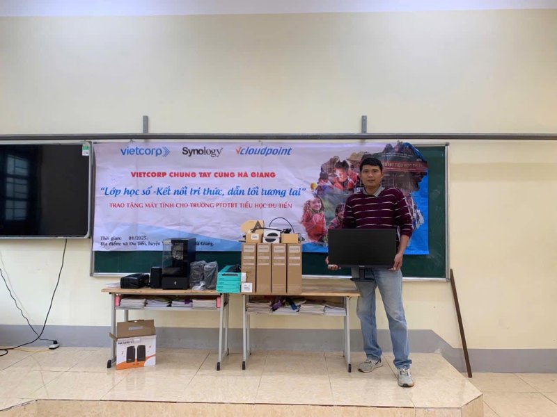 Vietcorp tài trợ máy tính và NAS cho trường Tiểu học tại Hà Giang
