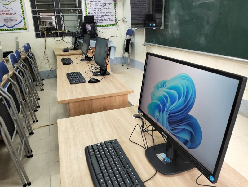 Vietcorp_tai_tro_may_tinh_vcloudpoint_cho_hoc_sinh_truong_PTDTBT_tieu_hoc_du_tien (10).jpg