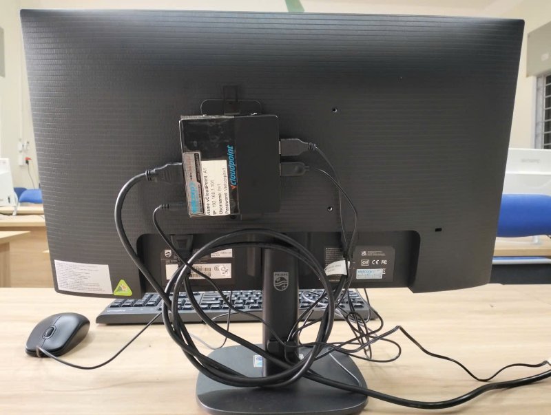 Vietcorp_tai_tro_may_tinh_vcloudpoint_cho_hoc_sinh_truong_PTDTBT_tieu_hoc_du_tien (9).jpg