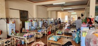 vietcorp-chia-se-yeu-thuong-cung-cac-cu-gia-neo-don-tai-chua-lam-quang (6).jpg